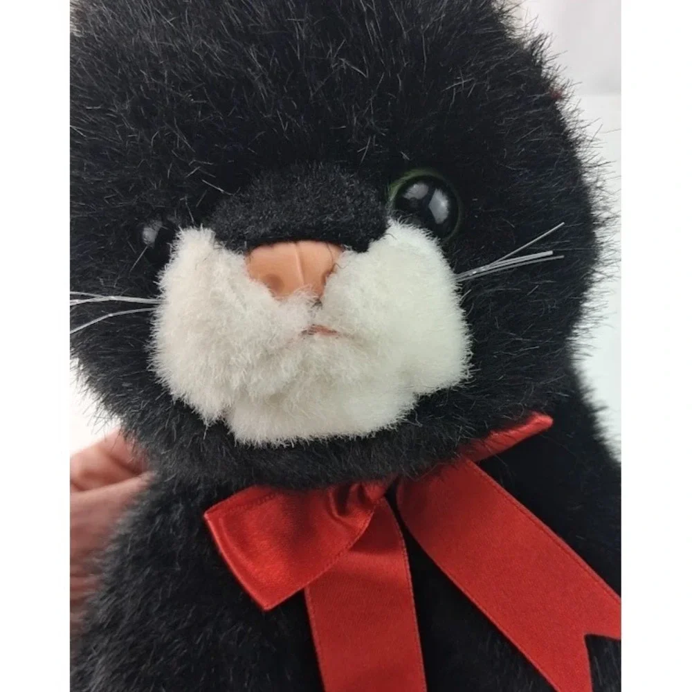 TY Classic Plush Boots Black & White Cat red bow 8-10 inch 1997 Green Eyes NEW